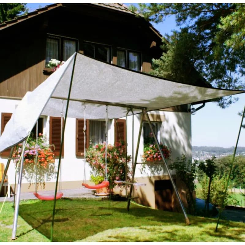 Schattennetz mit Ösen – Idealer Sonnenschutz für deinen Hundebereich, von Murghof!